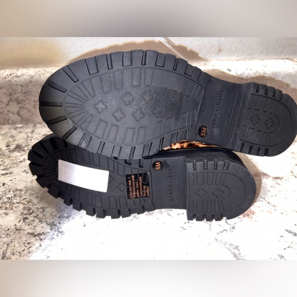 Gianni Bini Lyone Leopard Print Calf Hair Chained Mobwife Chunky Combat Boot - Picture 7 of 7